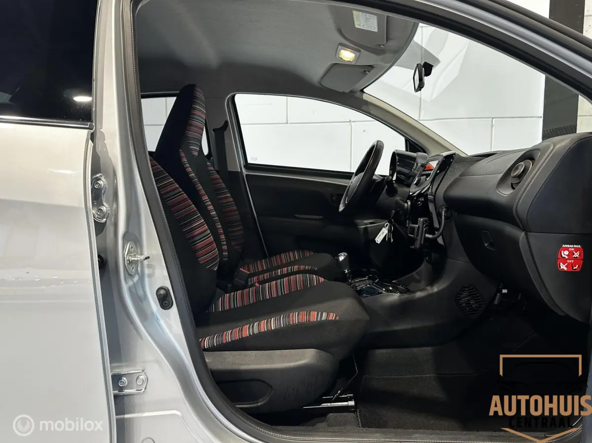 1.0 VTi Feel*AUTOMAAT*Airco*Led*