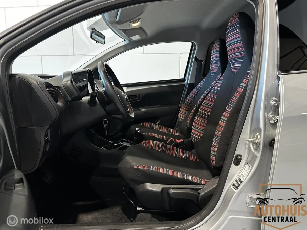 1.0 VTi Feel*AUTOMAAT*Airco*Led*