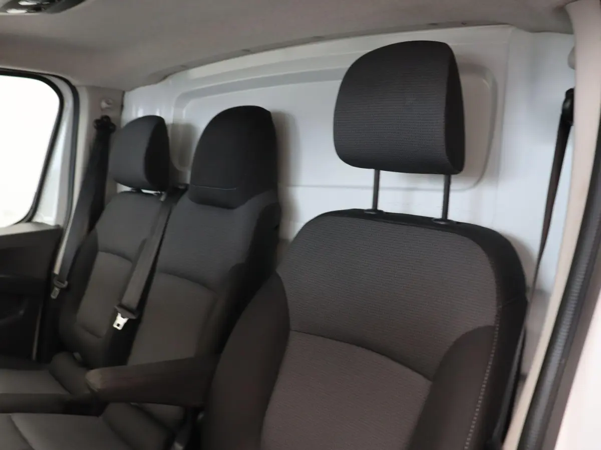 2.0 dCi 110pk T30 L2H1 Comfort | Parkeersensoren | Laadruimtebetimmering | Vierseizoensbanden | Navigatie |