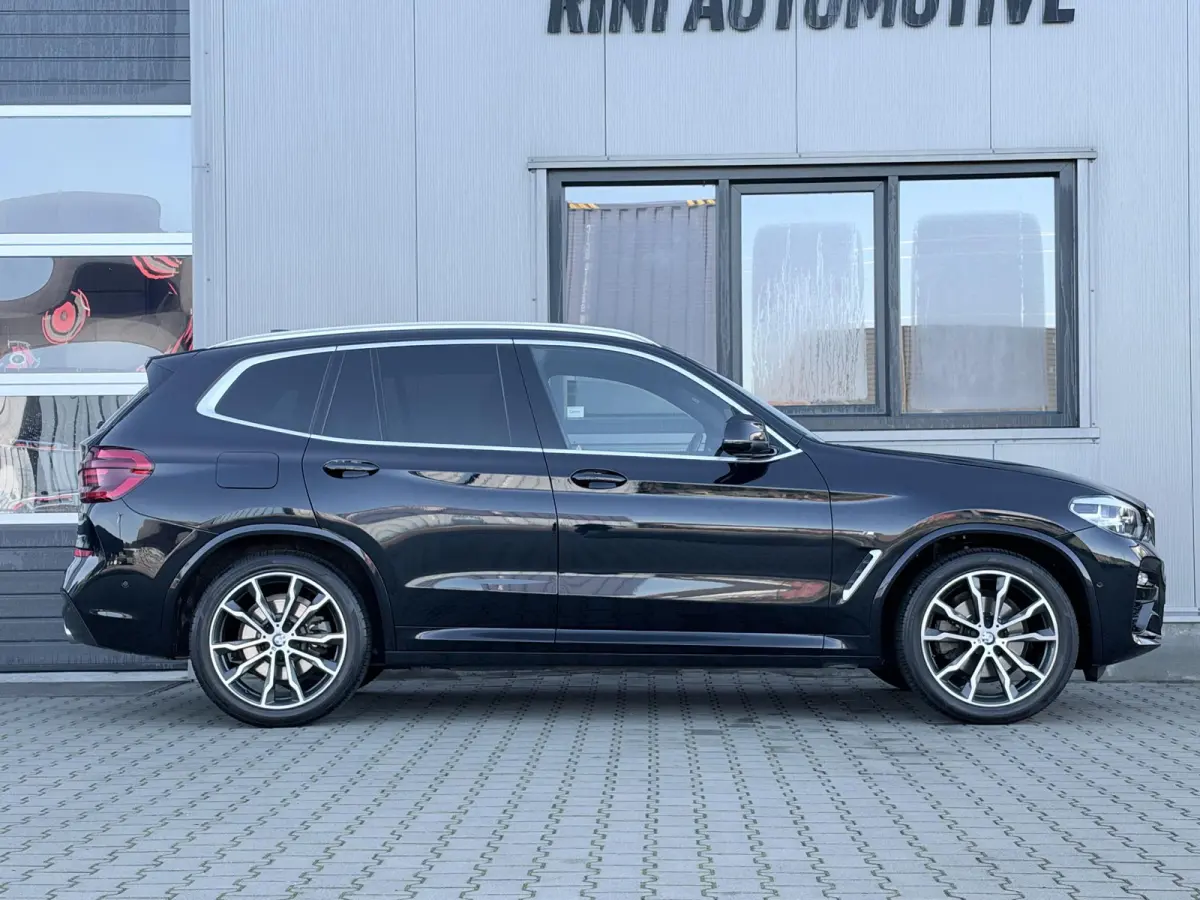 xDrive20i High Executive M sport | 184 PK | Trekhaak | Pano dak | 20 Inch | Leder