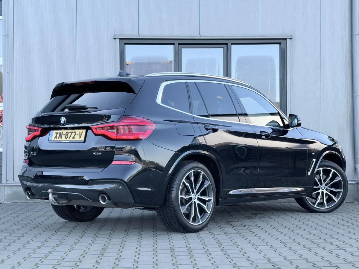 xDrive20i High Executive M sport | 184 PK | Trekhaak | Pano dak | 20 Inch | Leder