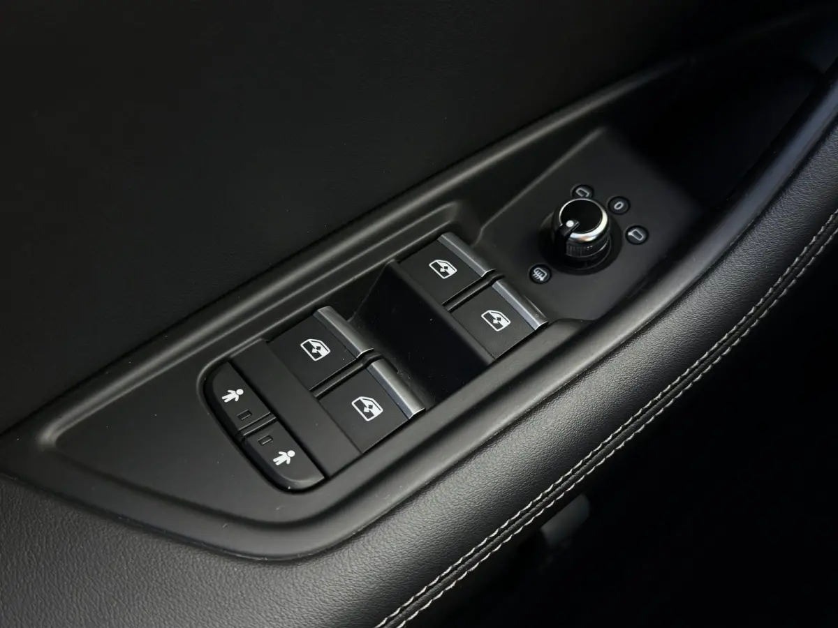 2.0 TFSI S-line | LED | Leer | Carplay | Sfeerverlichting | Elektrische achterklep