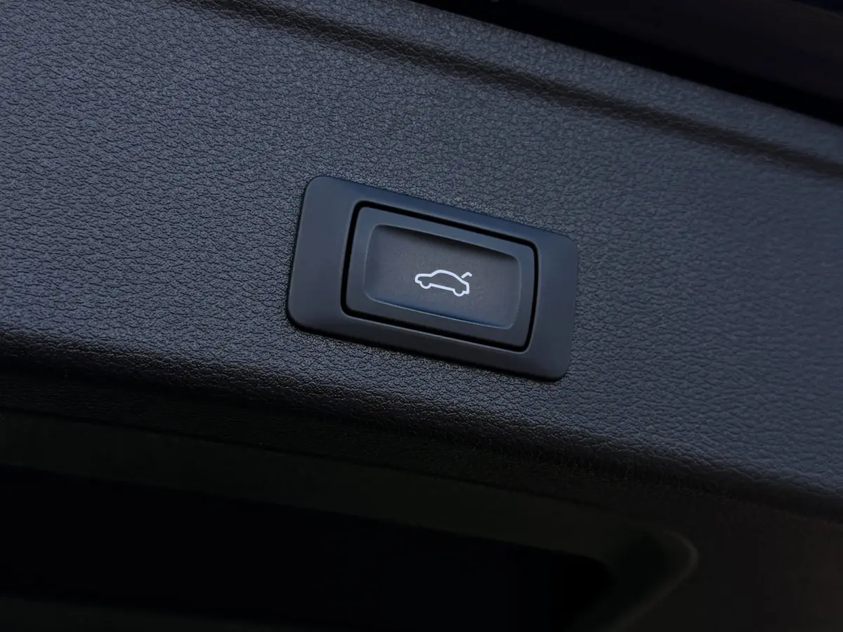 2.0 TFSI S-line | LED | Leer | Carplay | Sfeerverlichting | Elektrische achterklep