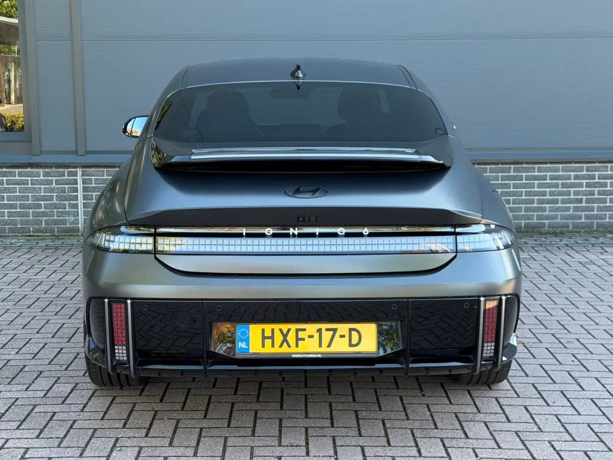 Business 77.4 kWh | Orgineel Nederlands | Navigatie | 360 Graden Camera | Stuur & Stoelverwarming | Bose Audio | Apple Carplay & Android Auto |