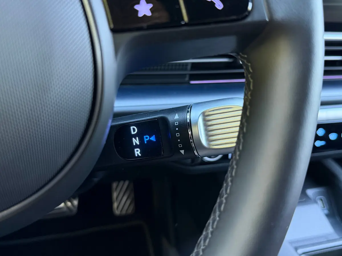 Business 77.4 kWh | Orgineel Nederlands | Navigatie | 360 Graden Camera | Stuur & Stoelverwarming | Bose Audio | Apple Carplay & Android Auto |