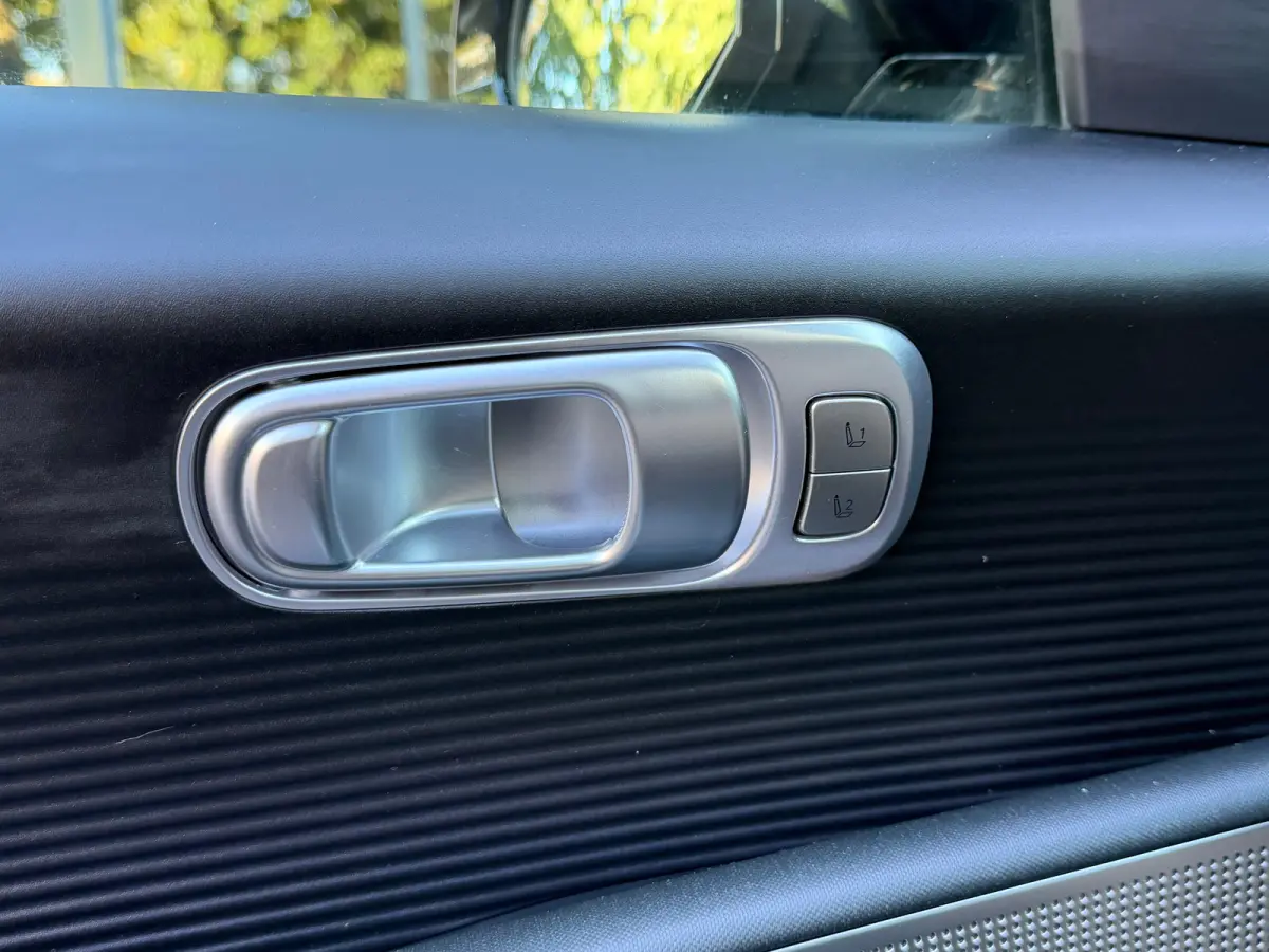 Business 77.4 kWh | Orgineel Nederlands | Navigatie | 360 Graden Camera | Stuur & Stoelverwarming | Bose Audio | Apple Carplay & Android Auto |
