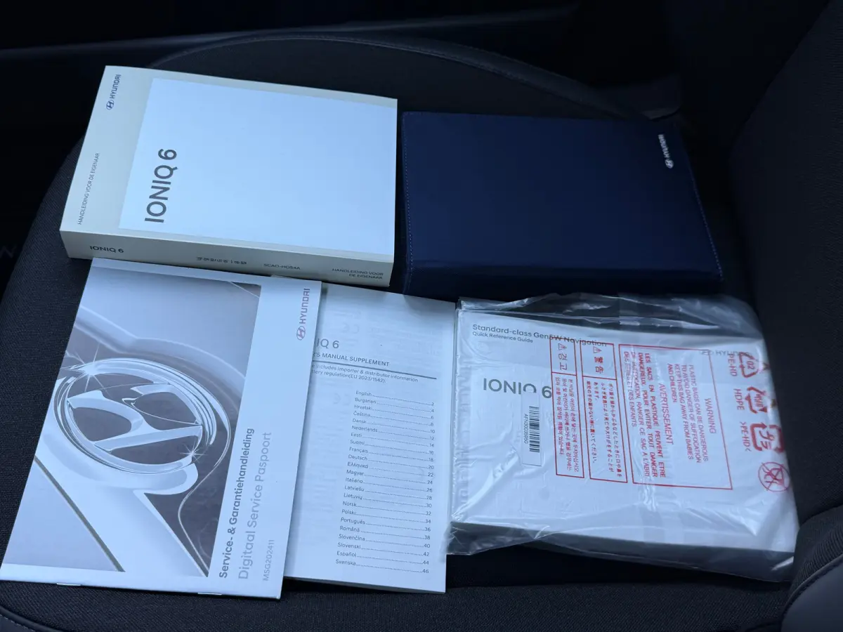 Business 77.4 kWh | Orgineel Nederlands | Navigatie | 360 Graden Camera | Stuur & Stoelverwarming | Bose Audio | Apple Carplay & Android Auto |