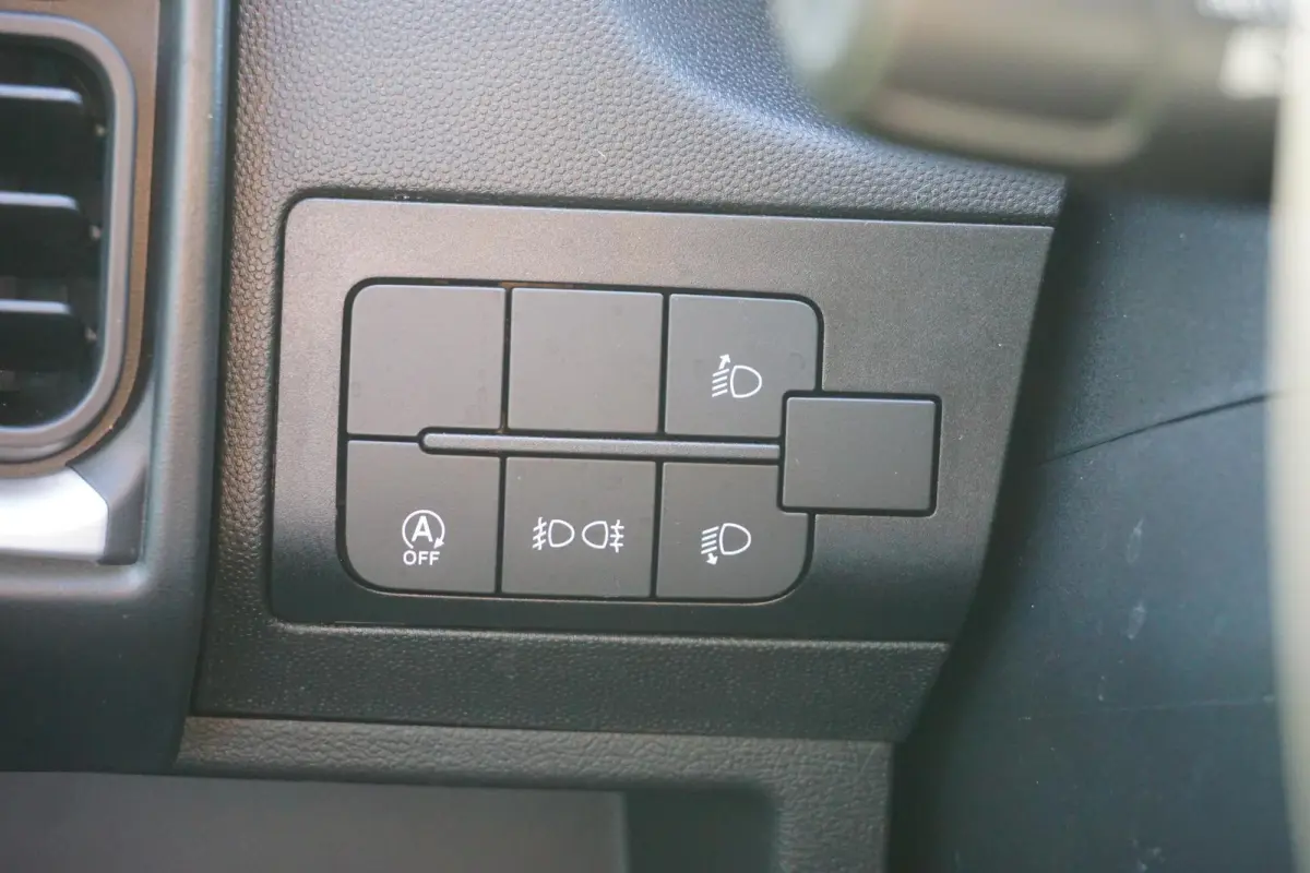 2.2 BlueHDi 140 L3H2 3.5t Nieuwstaat |Full-LED |Leder stuur |Camera |Cruise |Navi |Carplay |Betimmering |2e airbag |Nieuw model |BPM vrij |Digitaal dashboard