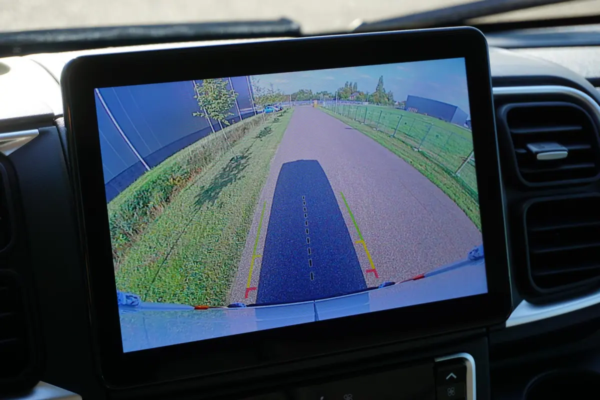 2.2 BlueHDi 140 L3H2 3.5t Nieuwstaat |Full-LED |Leder stuur |Camera |Cruise |Navi |Carplay |Betimmering |2e airbag |Nieuw model |BPM vrij |Digitaal dashboard