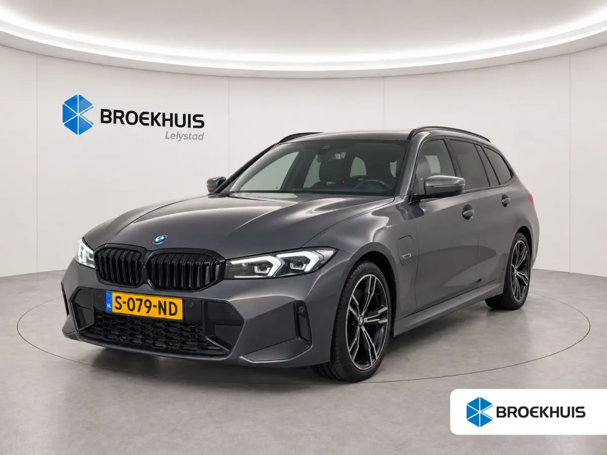 320e 204PK HIGH EXECUTIVE M-SPORT AUTOMAAT LCI / LEDER / CLIMA / PDC / 18" LMV / CAMERA / PANO. DAK / ELEKTR. TREKHAAK / KEYLESS / FULL-LED / WINTERPAKKET / ORG. NL.  !!