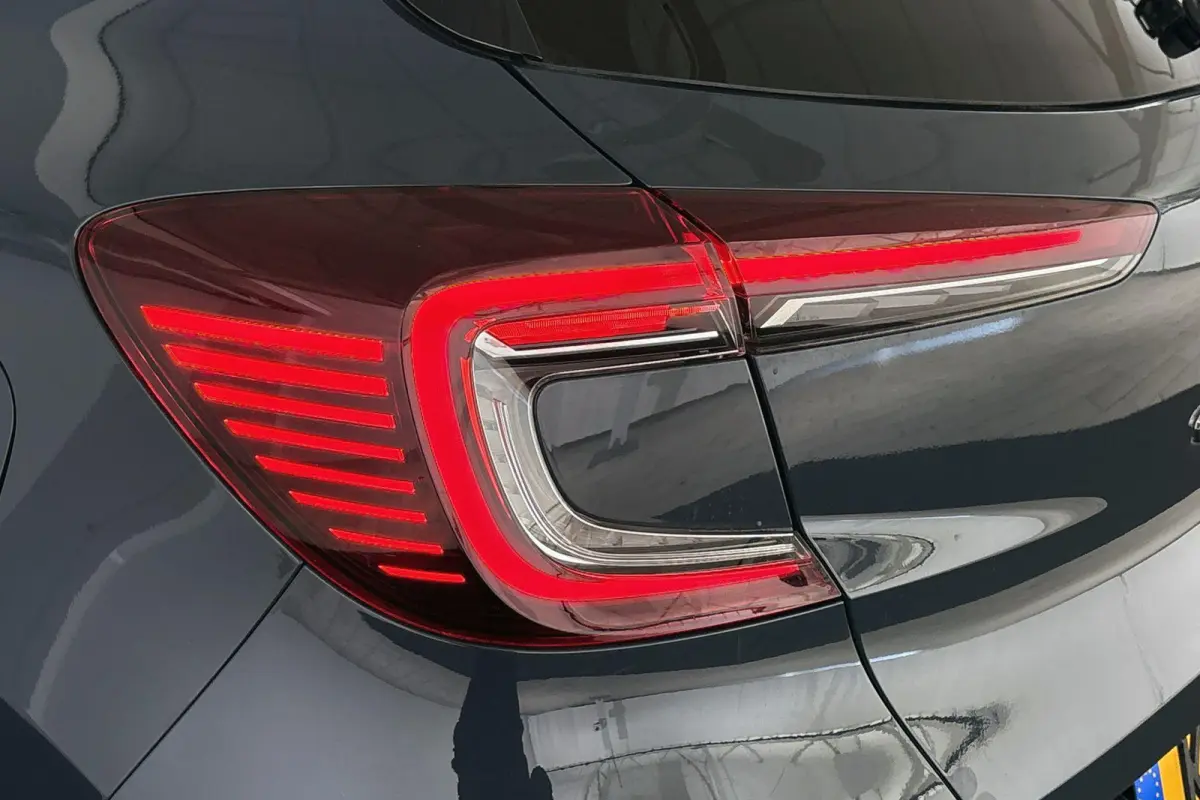 1.6 E-Tech plug-in hybrid 160 techno SOH 98% Clima Camera 18" Apple CarPlay
