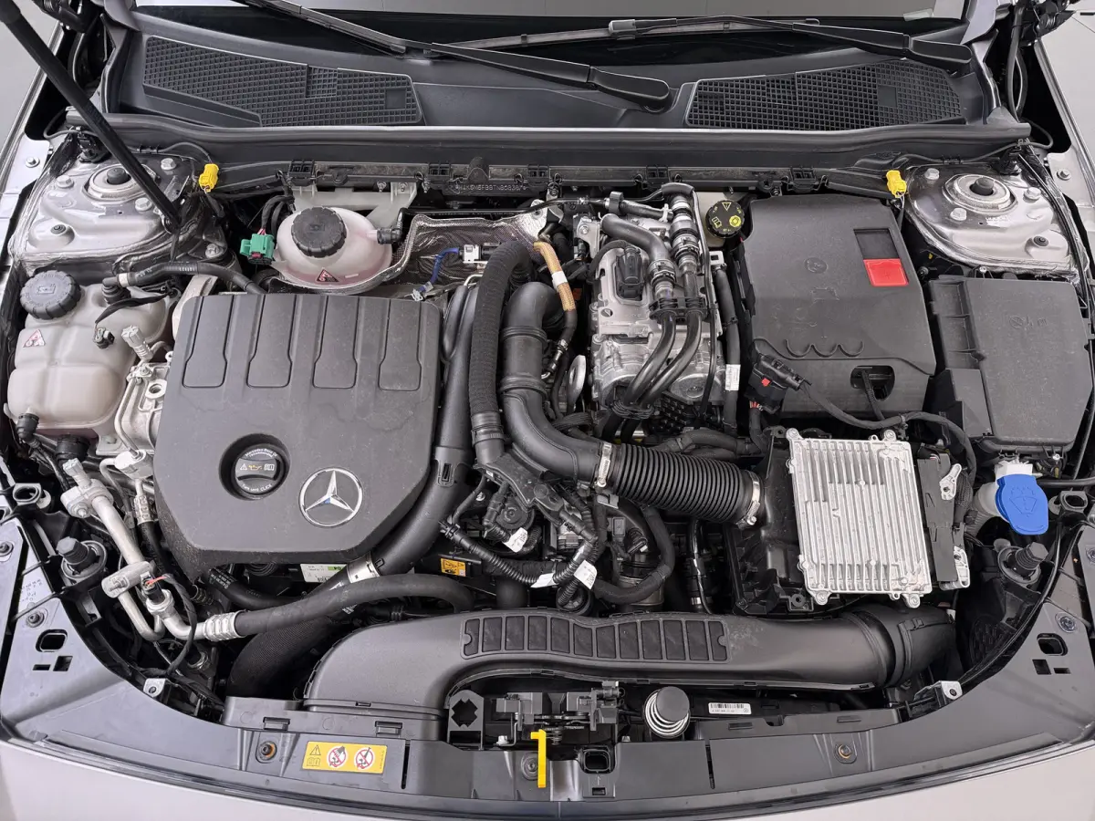 CLA 250 e Shooting Brake AMG line Night | Panorama 360 Distronic HUD Keyless Dodehoek
