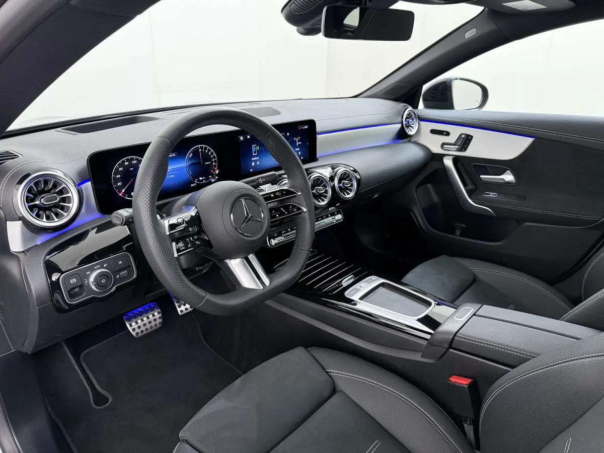 CLA 250 e Shooting Brake AMG line Night | Panorama 360 Distronic HUD Keyless Dodehoek