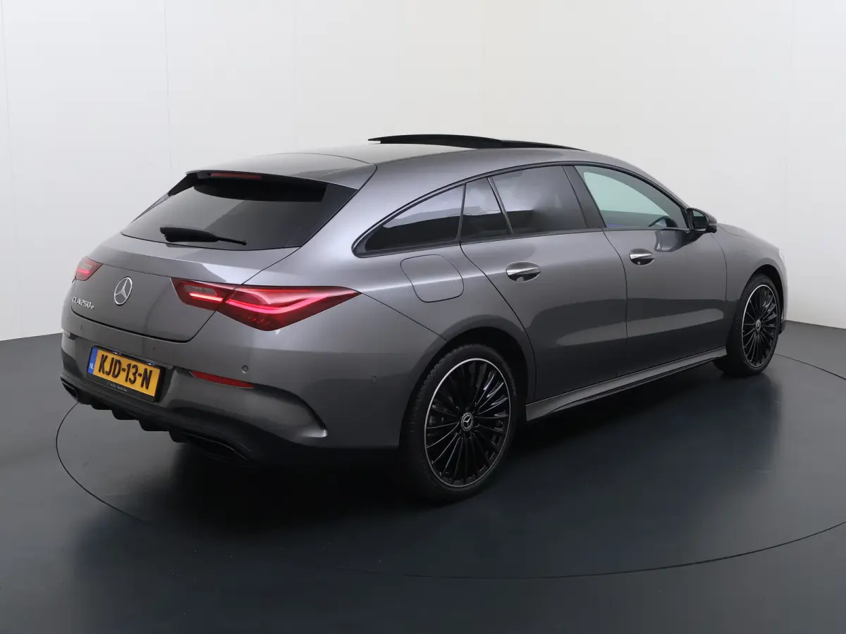CLA 250 e Shooting Brake AMG line Night | Panorama 360 Distronic HUD Keyless Dodehoek