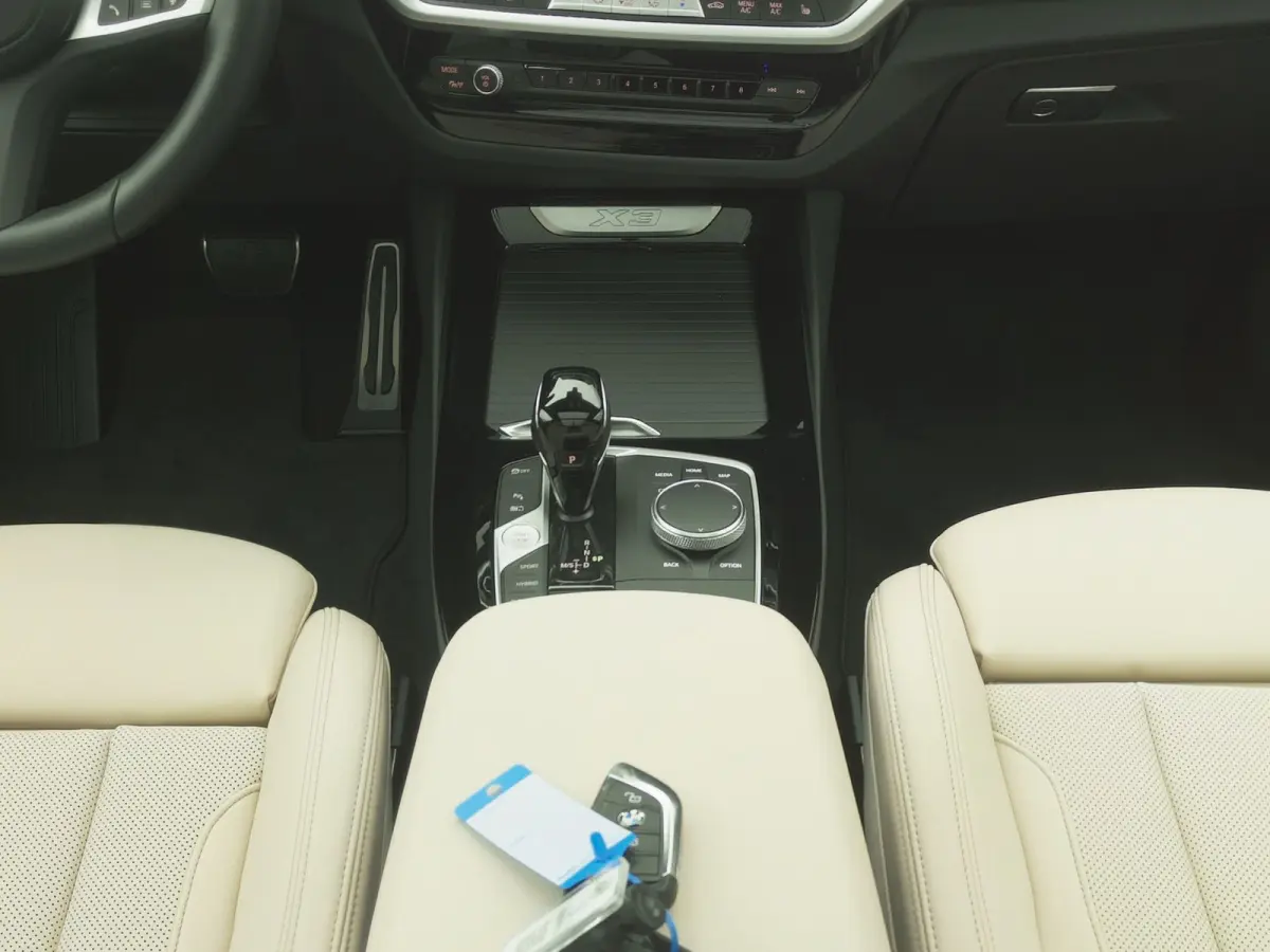 xDrive30e High Executive M-Sport | CAMERA | PANO | LEDER | KEYLESS
