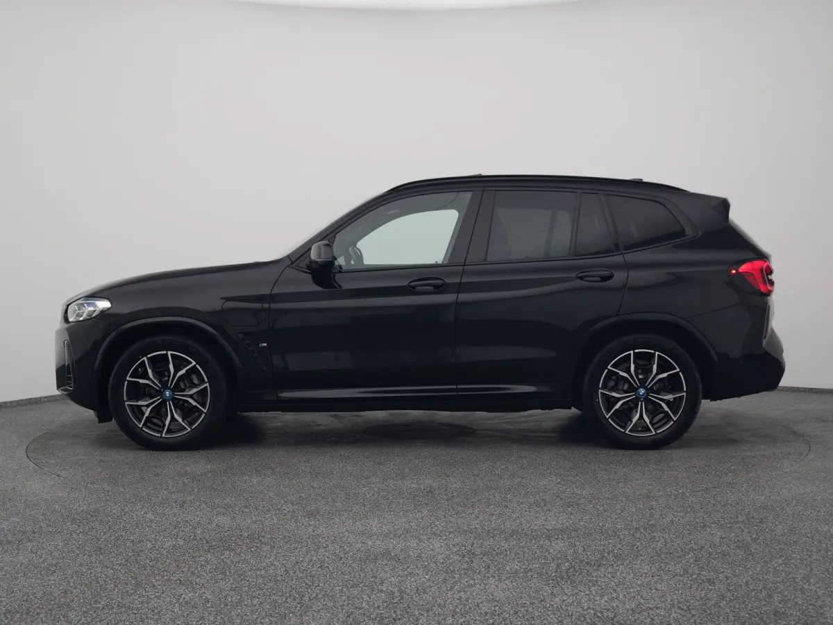 xDrive30e High Executive M-Sport | CAMERA | PANO | LEDER | KEYLESS