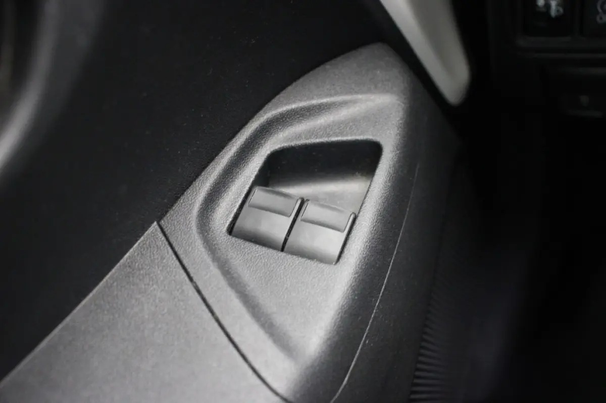 1.0 VTi Feel 5 Deurs - Airco