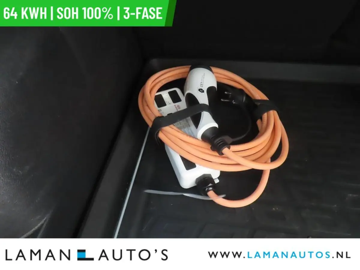 DynamicPlusLine 64 kWh | SOH 100% | 3-fase | Open dak CarPlay ECC Nav ACC 17" LMV LED Camera Metallic | EV Voorschoten