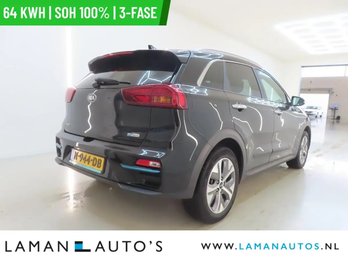 DynamicPlusLine 64 kWh | SOH 100% | 3-fase | Open dak CarPlay ECC Nav ACC 17" LMV LED Camera Metallic | EV Voorschoten