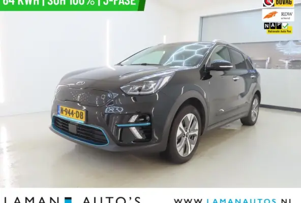 DynamicPlusLine 64 kWh | SOH 100% | 3-fase | Open dak CarPlay ECC Nav ACC 17" LMV LED Camera Metallic | EV Voorschoten