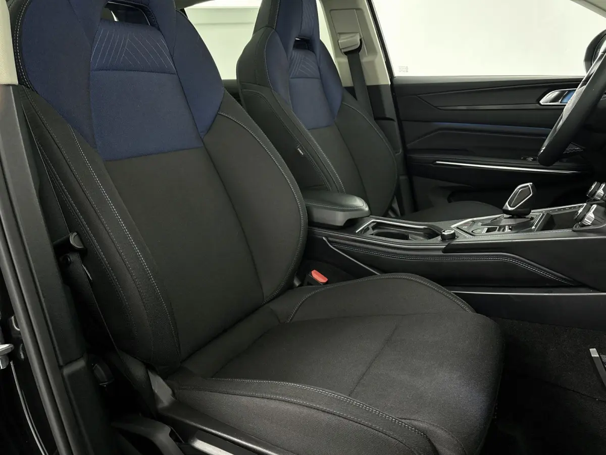 1.5 PHEV | Origineel Nederlands | Automaat | Stoelverwarming | Dodehoekdetectie | 360-Camera | Achteruitrijcamera | Panorama/Schuifkanteldak