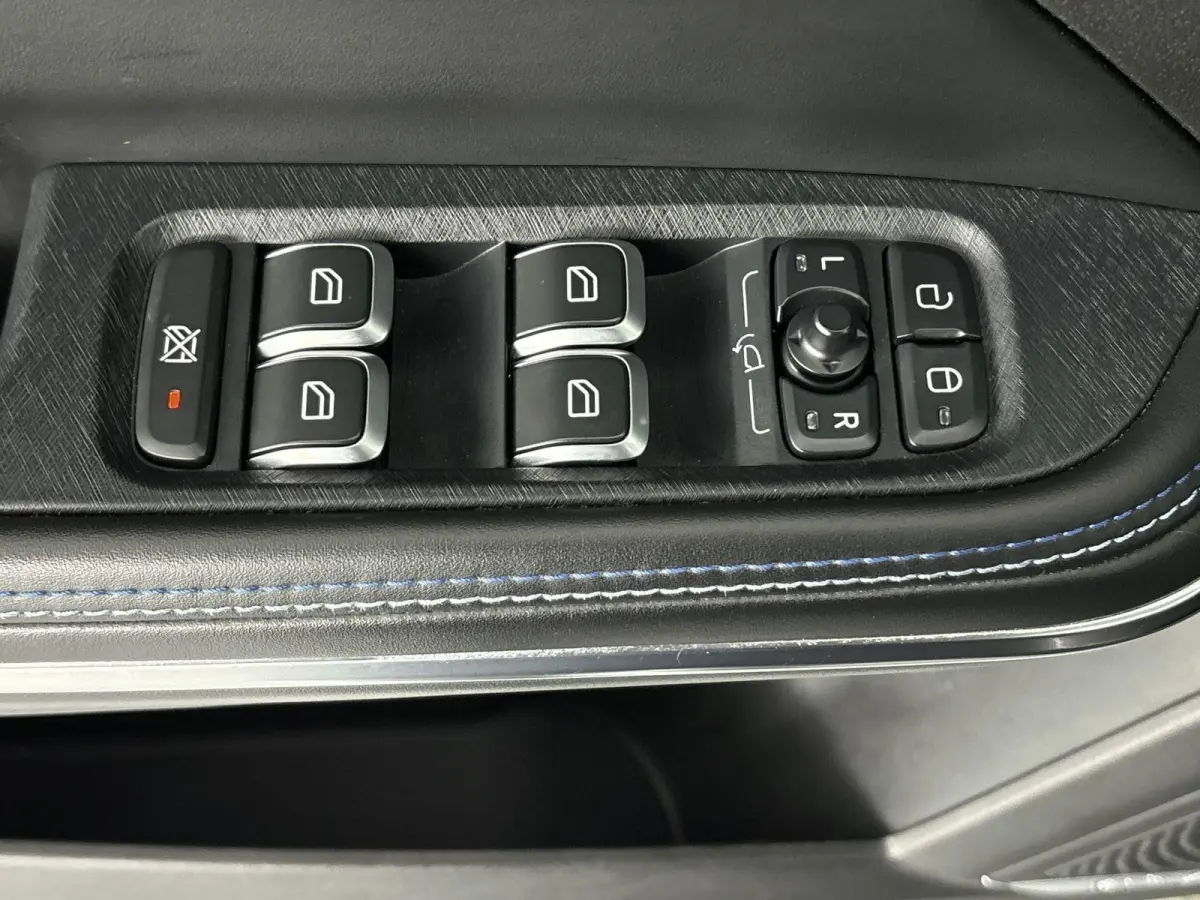 1.5 PHEV | Origineel Nederlands | Automaat | Stoelverwarming | Dodehoekdetectie | 360-Camera | Achteruitrijcamera | Panorama/Schuifkanteldak