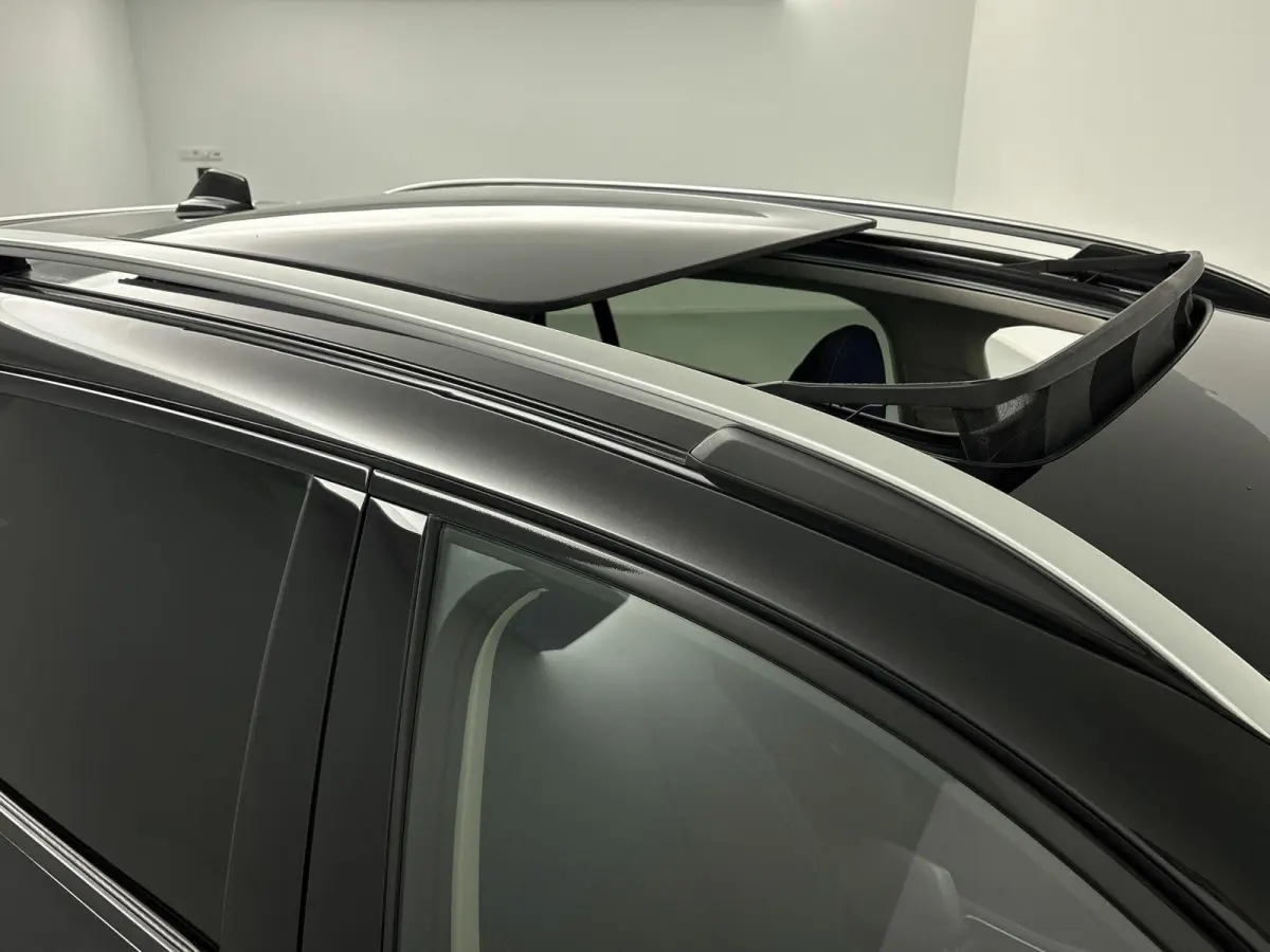 1.5 PHEV | Origineel Nederlands | Automaat | Stoelverwarming | Dodehoekdetectie | 360-Camera | Achteruitrijcamera | Panorama/Schuifkanteldak