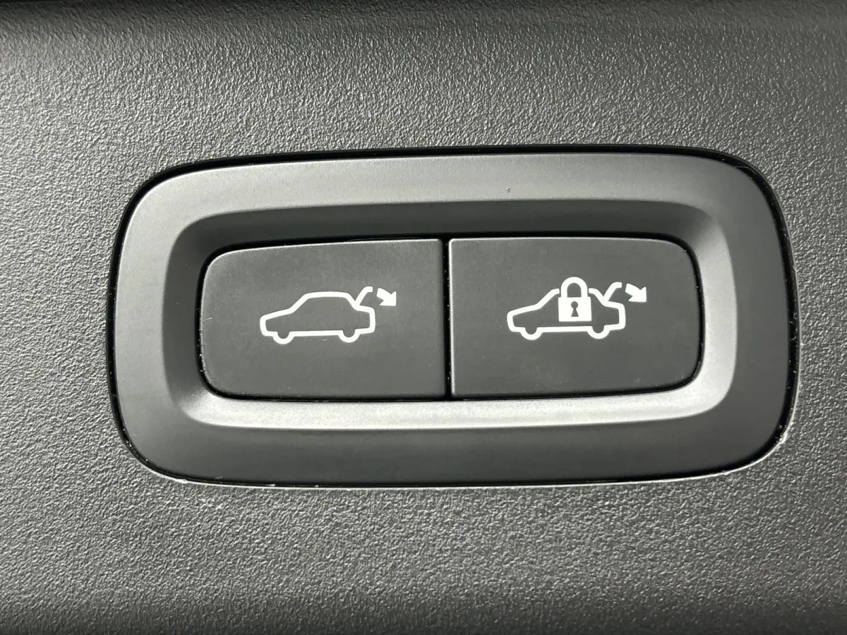 1.5 PHEV | Origineel Nederlands | Automaat | Stoelverwarming | Dodehoekdetectie | 360-Camera | Achteruitrijcamera | Panorama/Schuifkanteldak