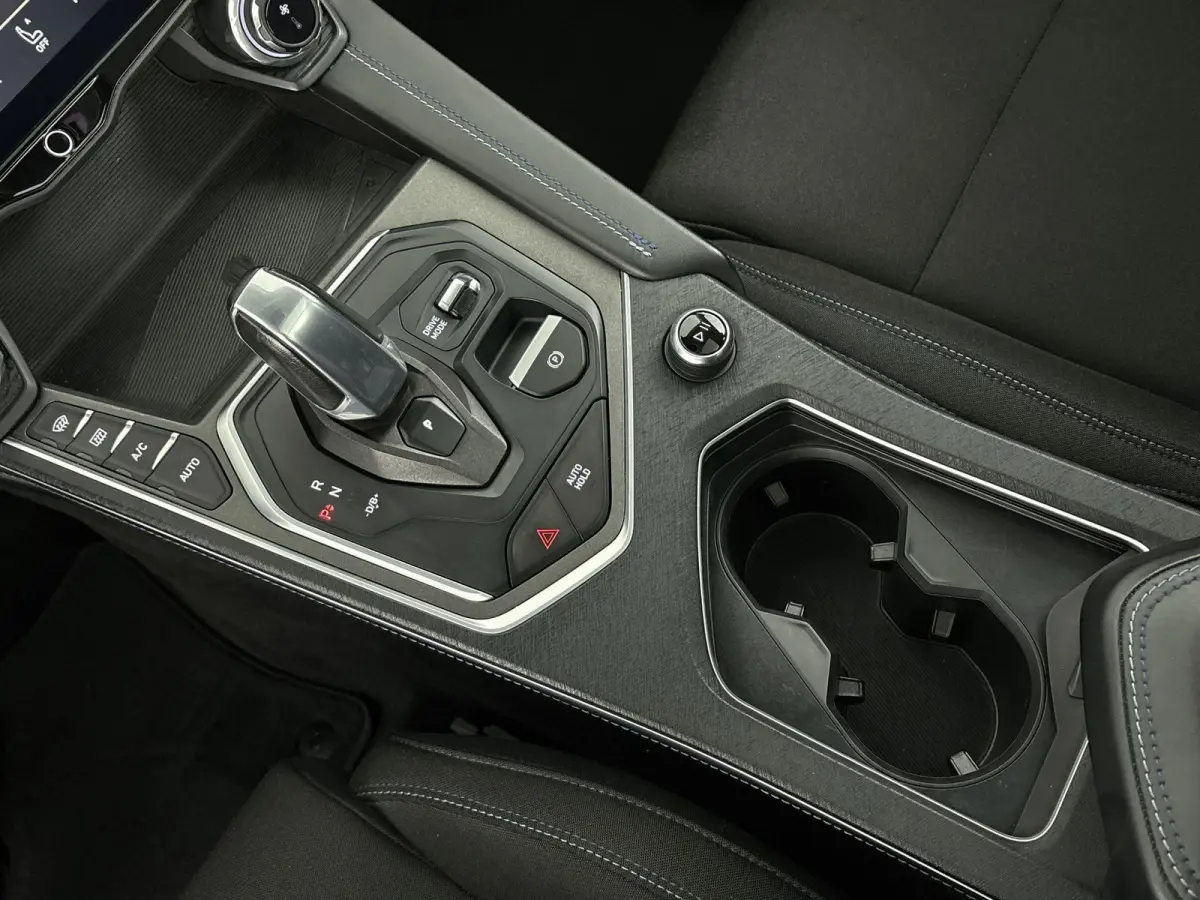 1.5 PHEV | Origineel Nederlands | Automaat | Stoelverwarming | Dodehoekdetectie | 360-Camera | Achteruitrijcamera | Panorama/Schuifkanteldak