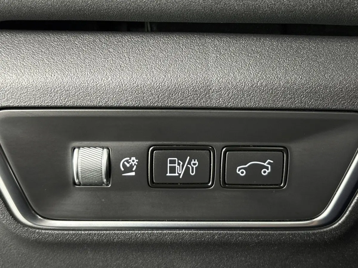 1.5 PHEV | Origineel Nederlands | Automaat | Stoelverwarming | Dodehoekdetectie | 360-Camera | Achteruitrijcamera | Panorama/Schuifkanteldak