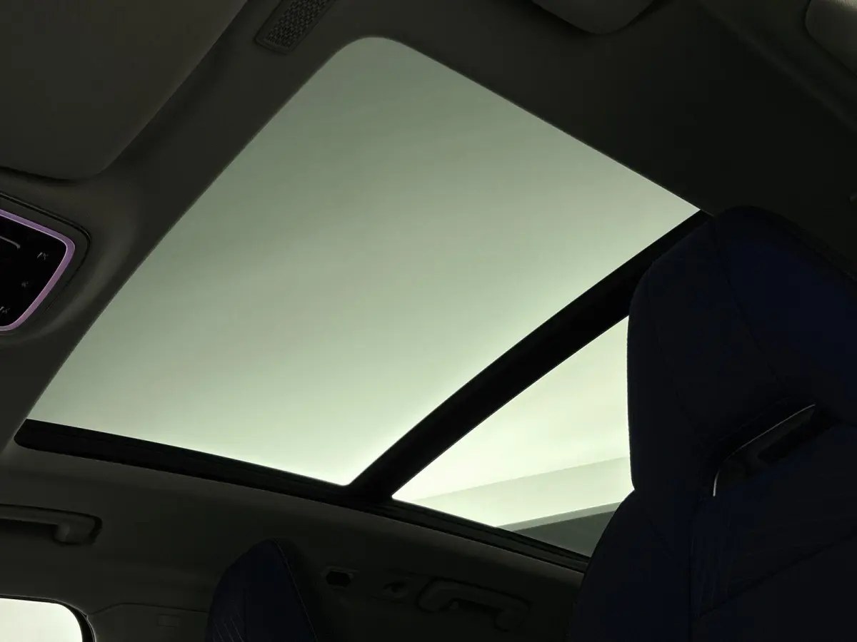 1.5 PHEV | Origineel Nederlands | Automaat | Stoelverwarming | Dodehoekdetectie | 360-Camera | Achteruitrijcamera | Panorama/Schuifkanteldak