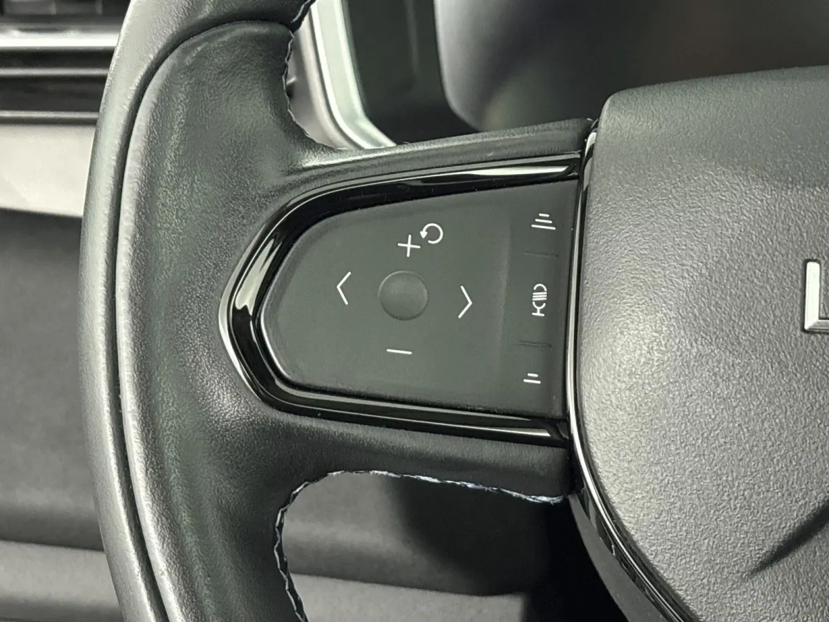 1.5 PHEV | Origineel Nederlands | Automaat | Stoelverwarming | Dodehoekdetectie | 360-Camera | Achteruitrijcamera | Panorama/Schuifkanteldak