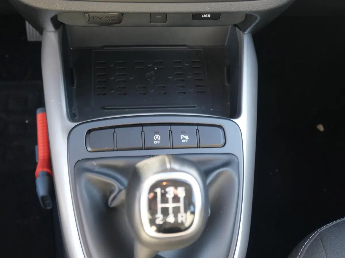 1.0 Premium | All Season Banden | Airco | Navi | Cruise | Clima | Camera |