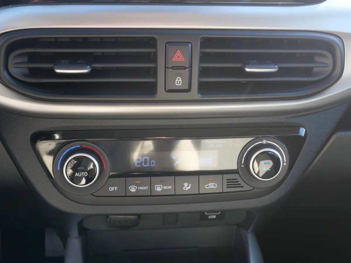 1.0 Premium | All Season Banden | Airco | Navi | Cruise | Clima | Camera |