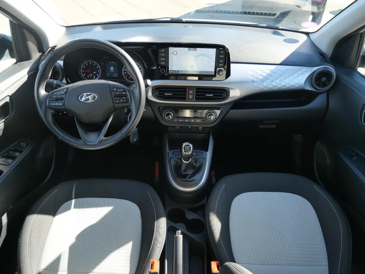 1.0 Premium | All Season Banden | Airco | Navi | Cruise | Clima | Camera |