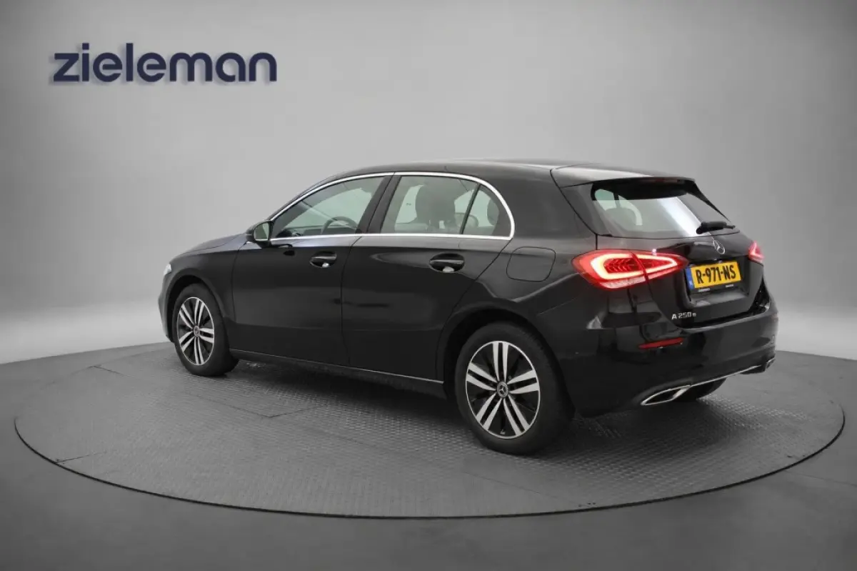 250 e Luxury Line - Camera, Navi, Cruise, Stoelverw. Half Leer