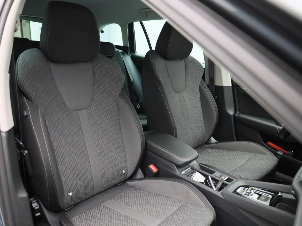 1.5 e-TSI Business Edition Plus | Apple Carplay / Android Auto | Stoelverwarming | Parkeersensoren | Lichtmetalen Velgen |