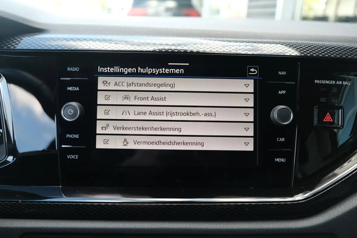 1.0 TSI Life Business Viritual Navi Carplay ACC PDC