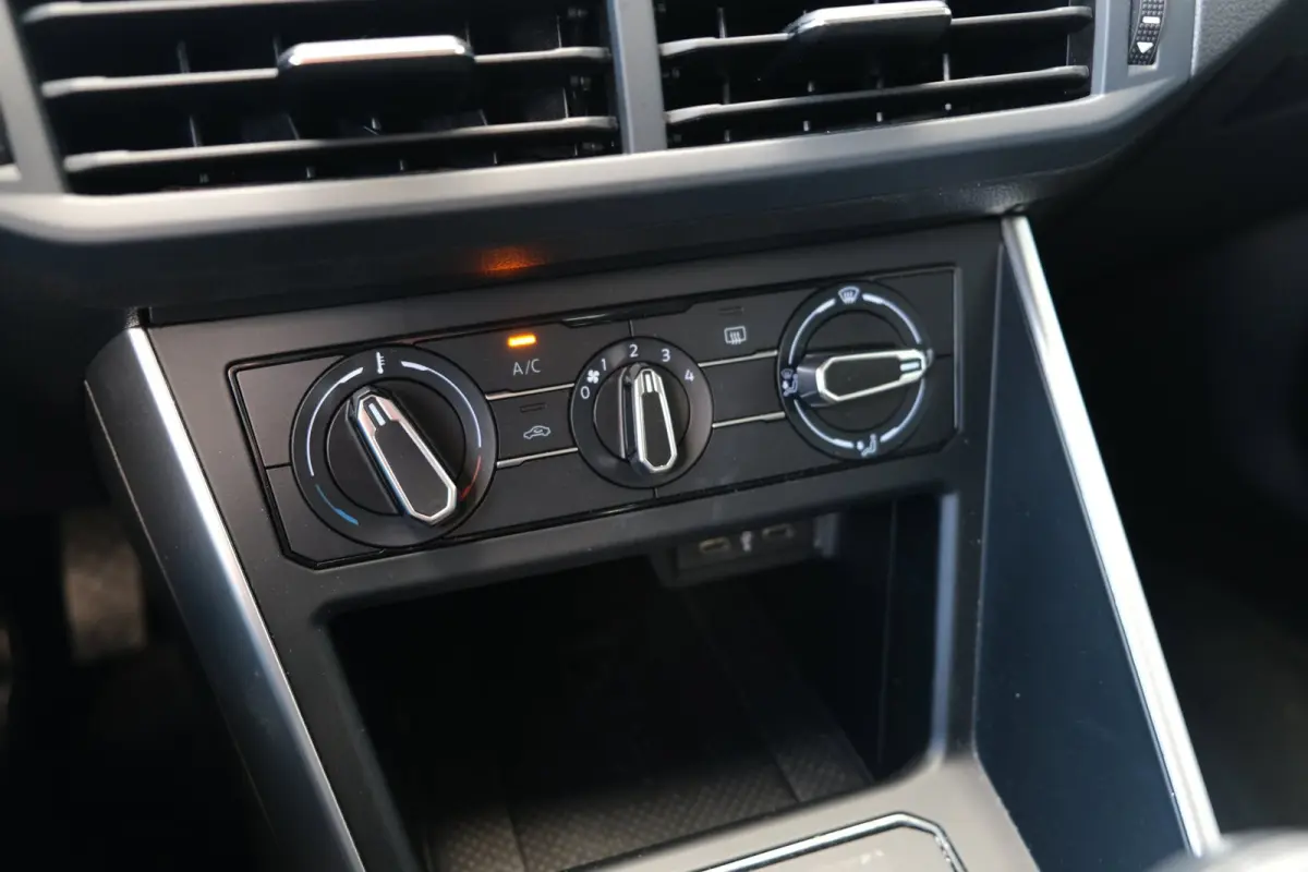 1.0 TSI Life Business Viritual Navi Carplay ACC PDC