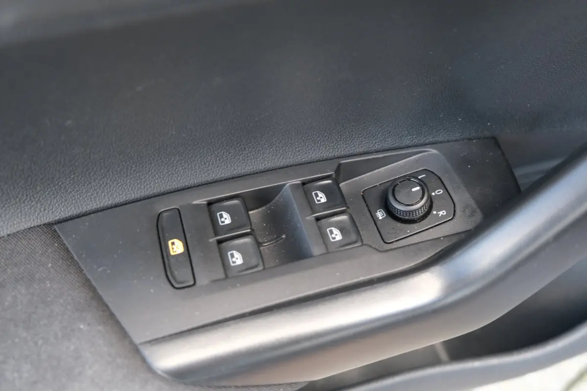 1.0 TSI Life Business Viritual Navi Carplay ACC PDC