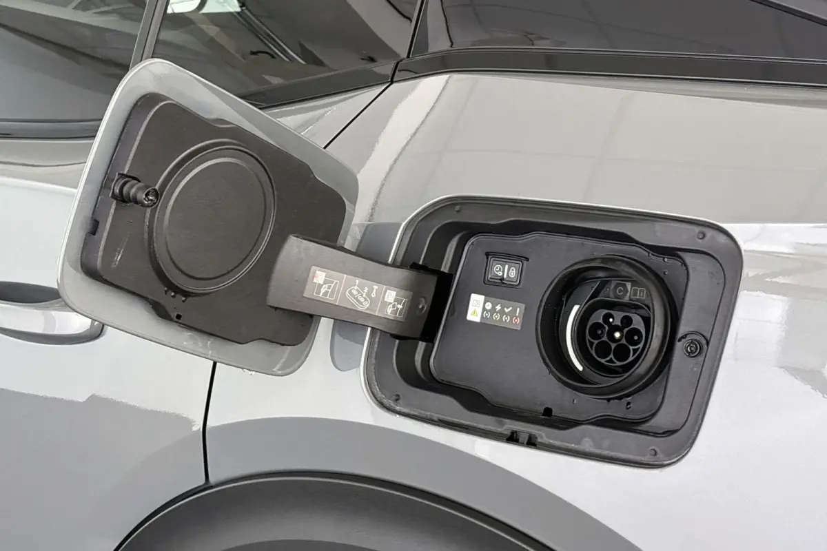 1.6 HYbrid 225 GT Pano FOCAL Massage 360 Camera Night Vision