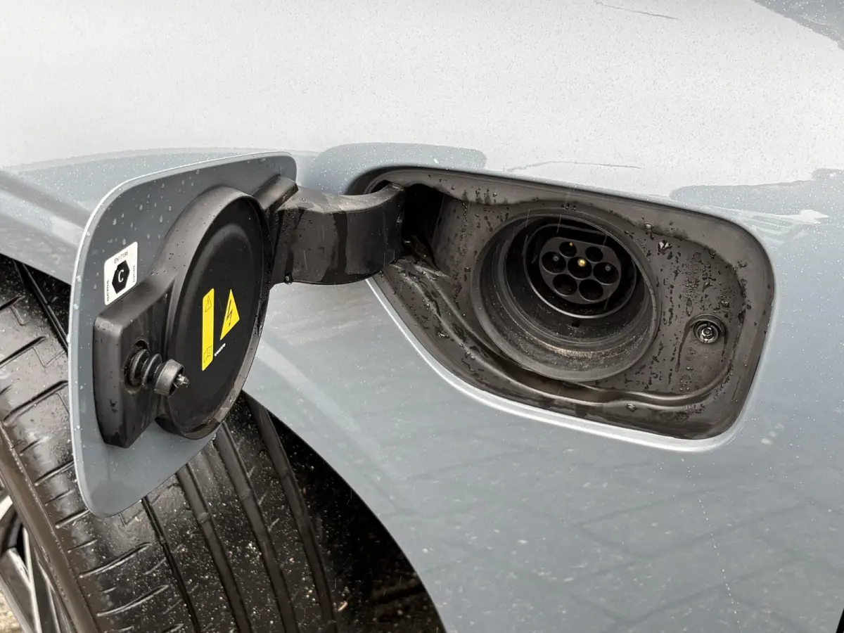 2.0 T6 Plug-in hybrid AWD Core Bright LONG RANGE 19 KWh 1E EIG./NL-AUTO/TREKHAAK/SOH 100%