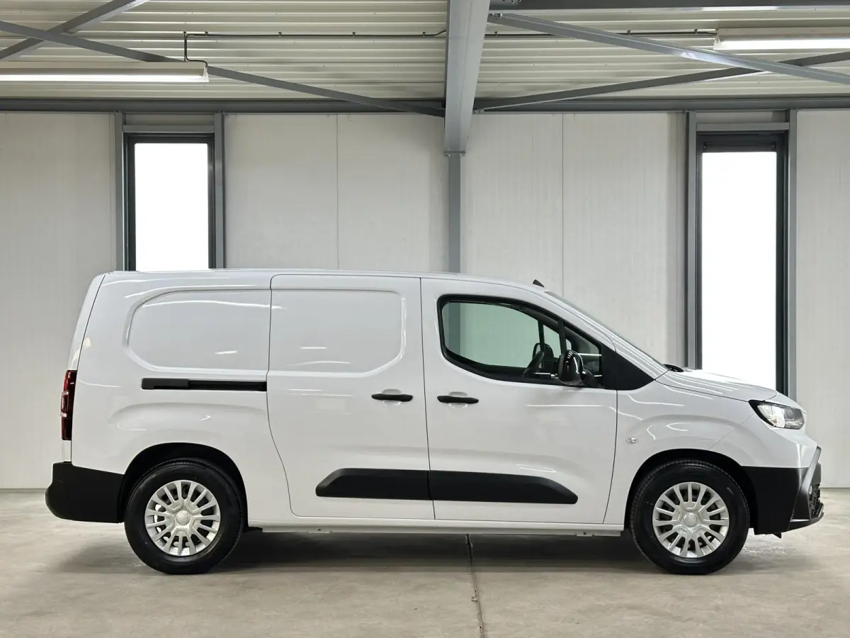 Challenger (L2) 50 kWh 136pk | 3pers. | Laadvloer | 3-fase(11kw) | Multimediascherm groot |