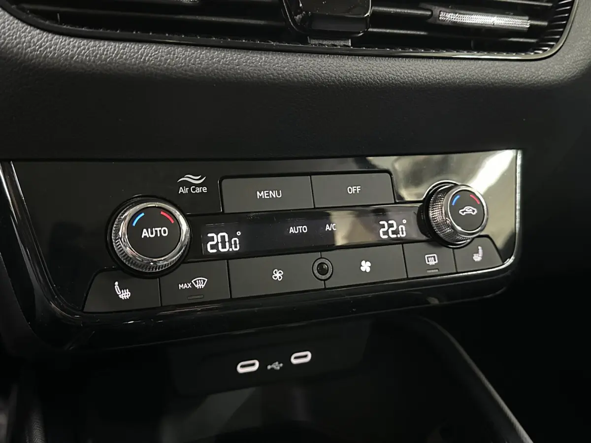 1.0 TSI 115 pk DSG Edition | Apple Carplay/Android Auto | Camera | Winter Pakket |