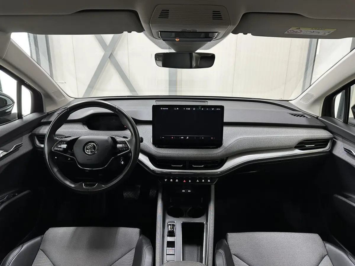 60 | Matrix (Crystal Lighting) | Camera | Keyless | Carplay | Navi