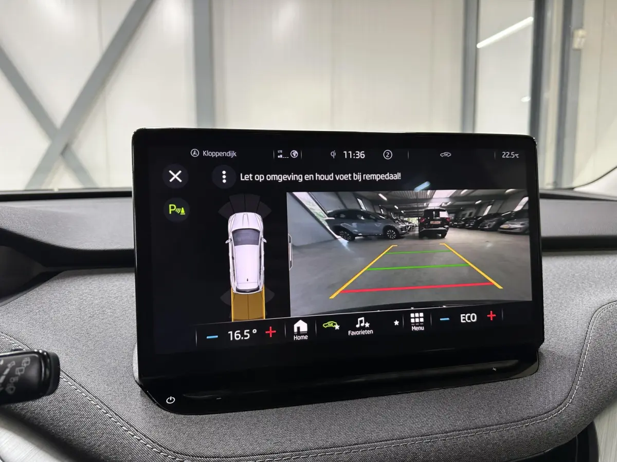 60 | Matrix (Crystal Lighting) | Camera | Keyless | Carplay | Navi