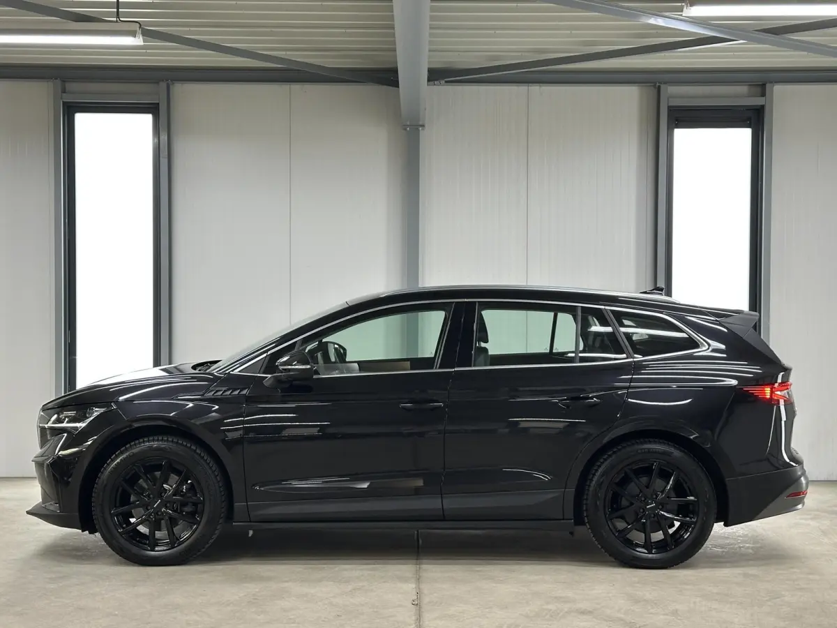 60 | Matrix (Crystal Lighting) | Camera | Keyless | Carplay | Navi