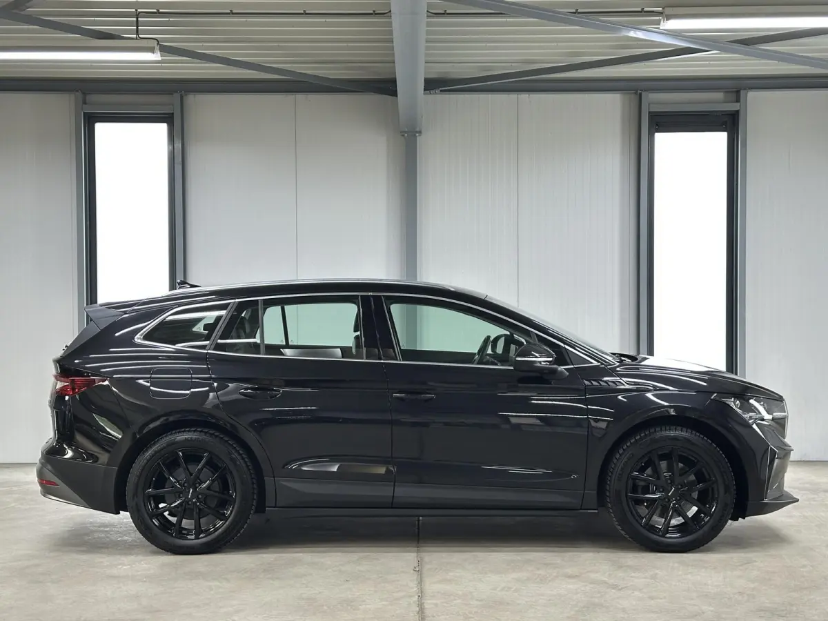60 | Matrix (Crystal Lighting) | Camera | Keyless | Carplay | Navi
