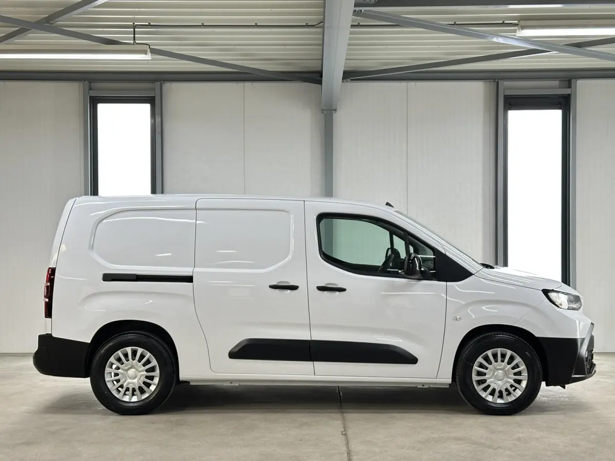 Challenger (L2) 50 kWh 136pk | 3pers. | Laadvloer | 3-fase(11kw) | Multimediascherm groot |