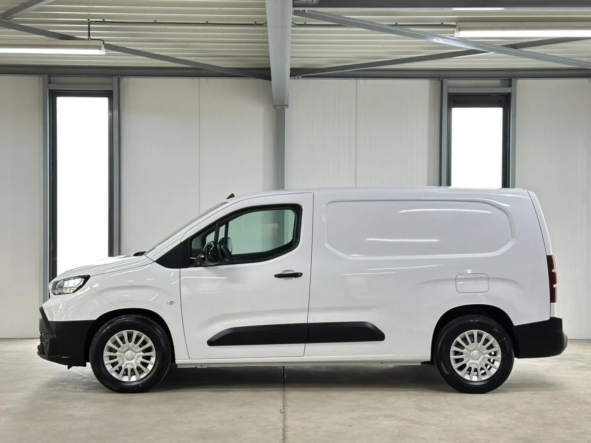 Challenger (L2) 50 kWh 136pk | 3pers. | Laadvloer | 3-fase(11kw) | Multimediascherm groot |